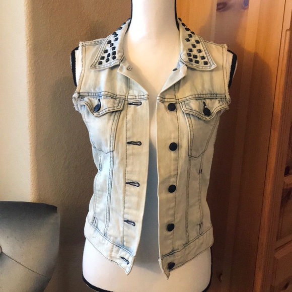 Rock & Republic Jackets & Blazers - EUC ROCK&REPUBLIC Jean Vest